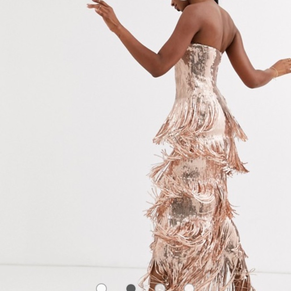 Godiva sweetheart neck sequin mini dress 🌟